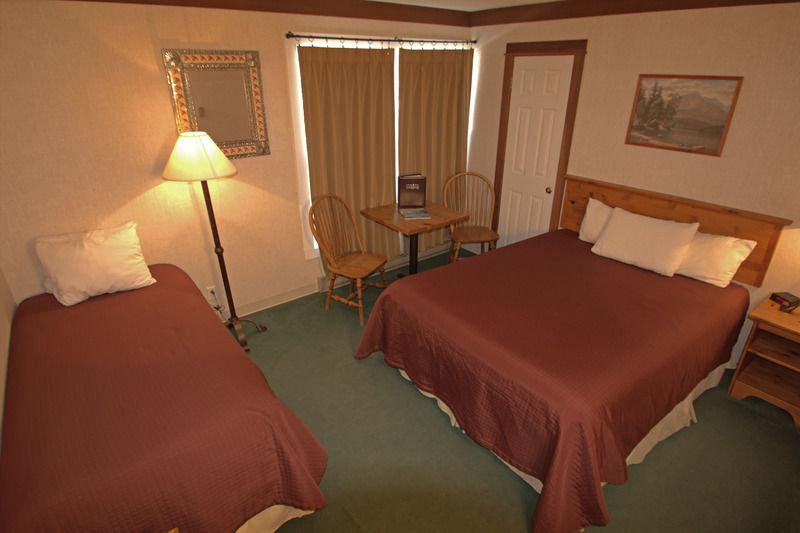 Mountainside Hotel 3*