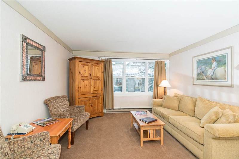 Mountainside Hotel 3*