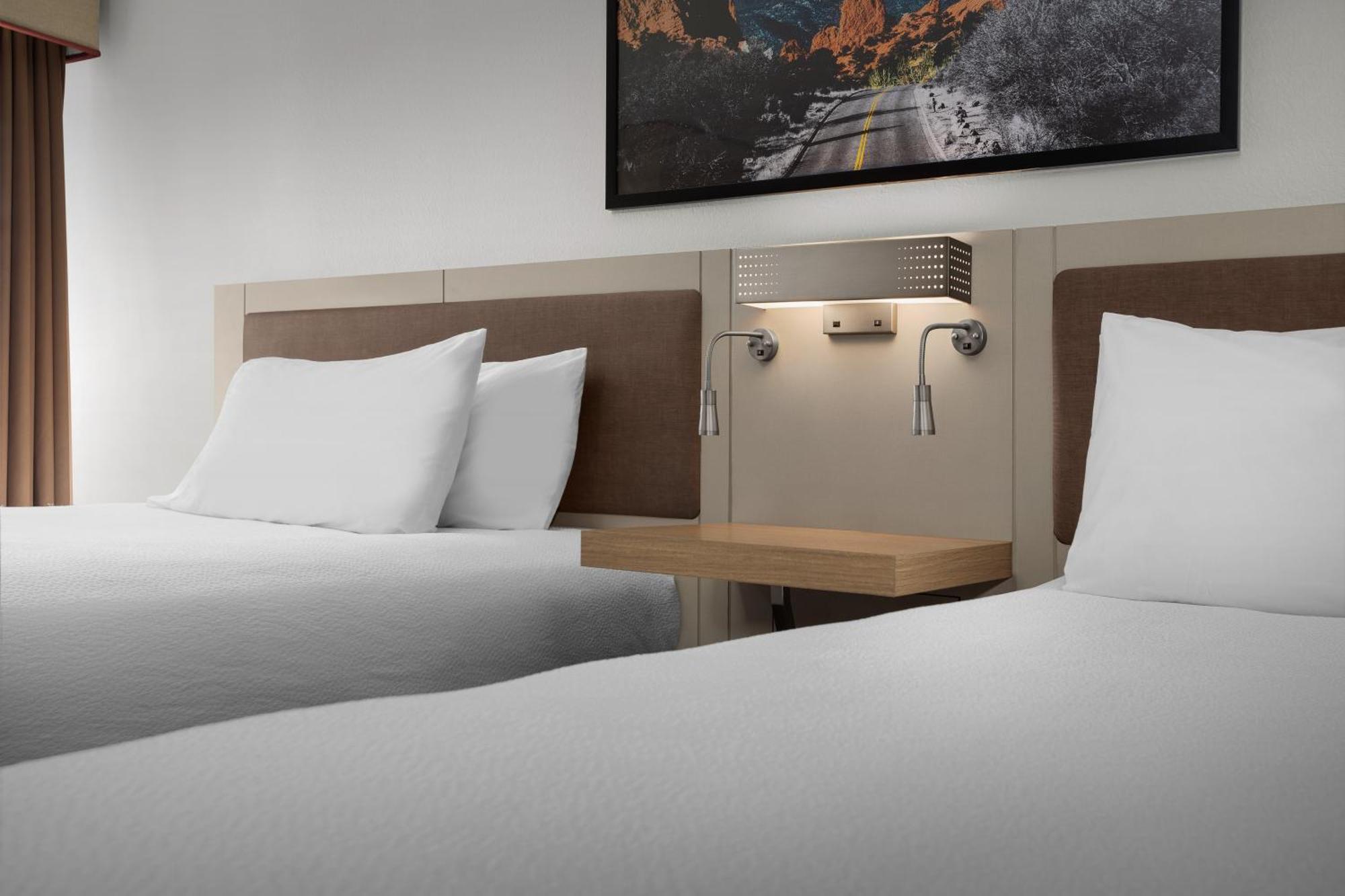 Hilton Garden North 3*