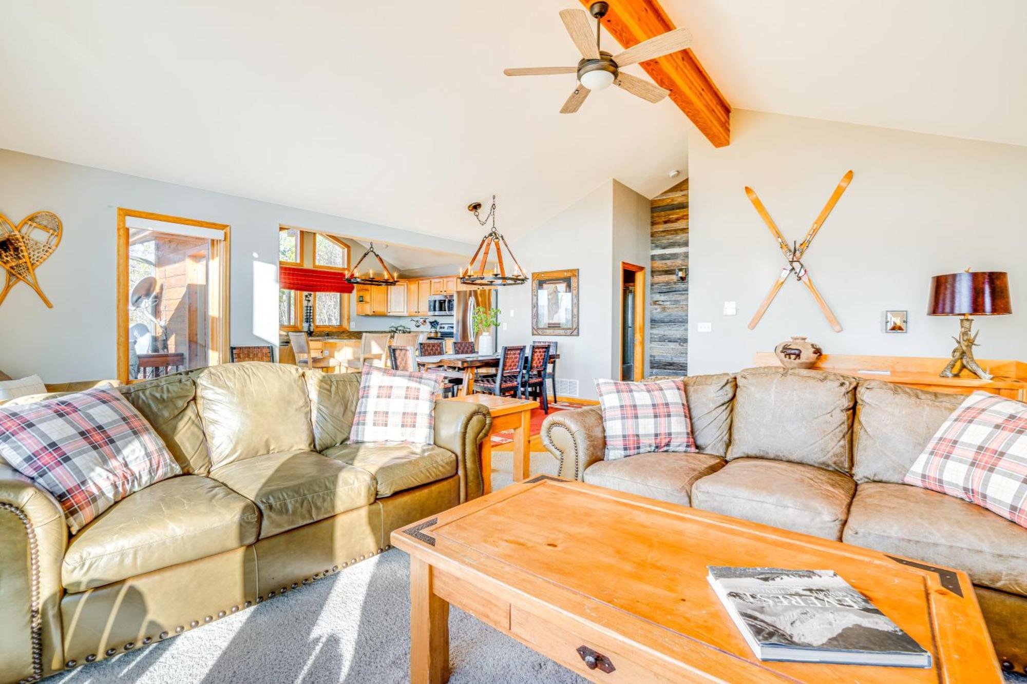 Holiday home Luxe Mtn View, Deck And Grill *