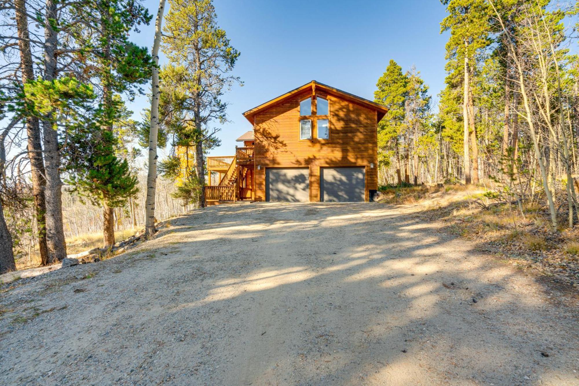 Holiday home Luxe Mtn View, Deck And Grill
