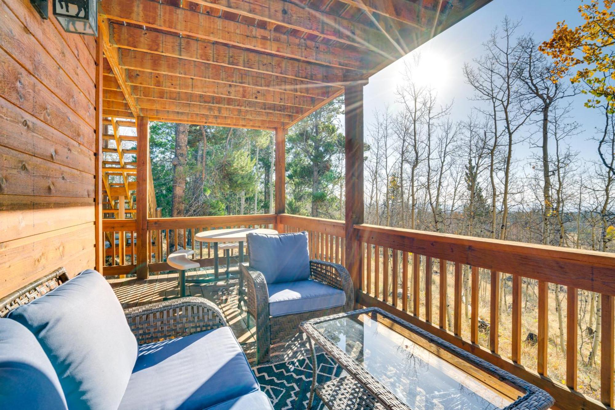 Holiday home Luxe Mtn View, Deck And Grill