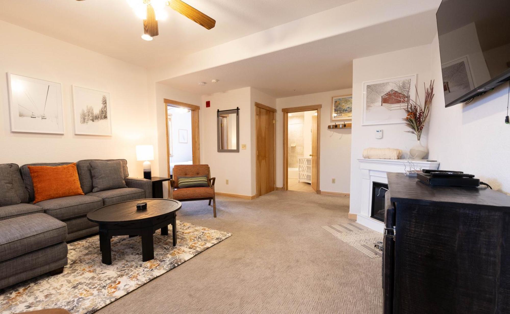 & Summer 1br 2beds With Parking & Amenities *