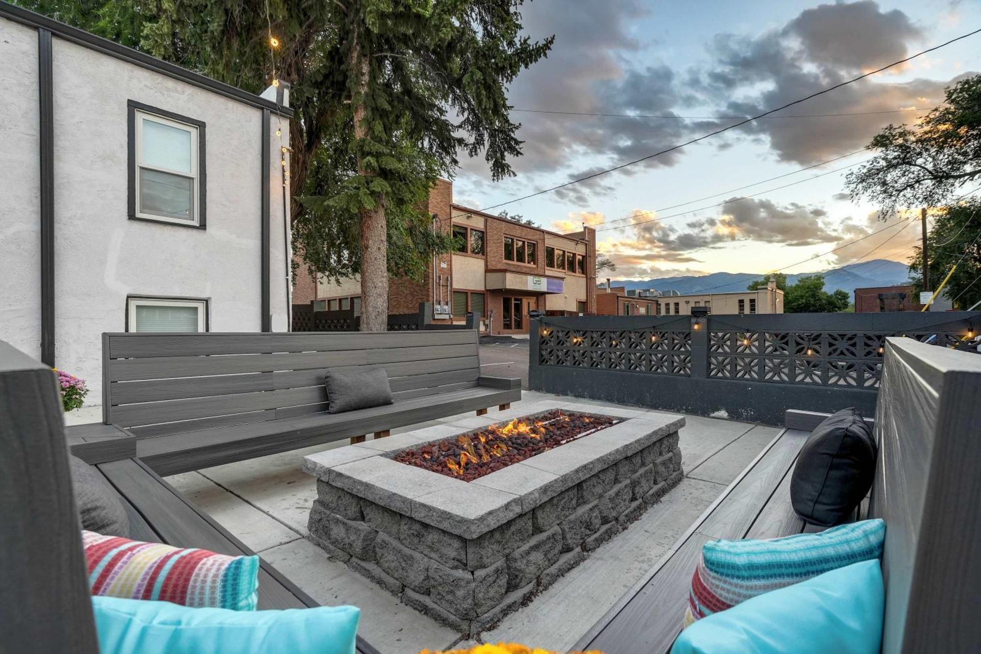 Pikes Estate 5 Apts Fire Pit Big Groups 20+ Colorado Springs