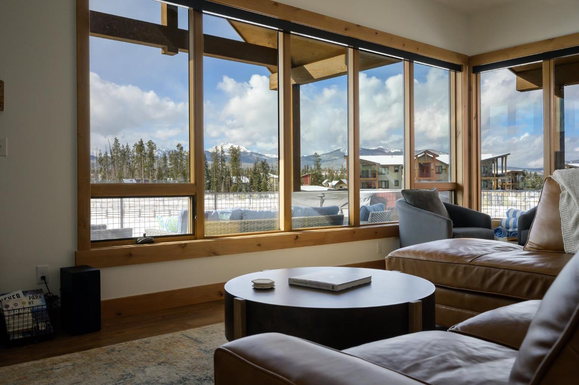 New Luxury 80 Hot Tub Views Price 500 In Free Activities Daily Holiday home Fraser