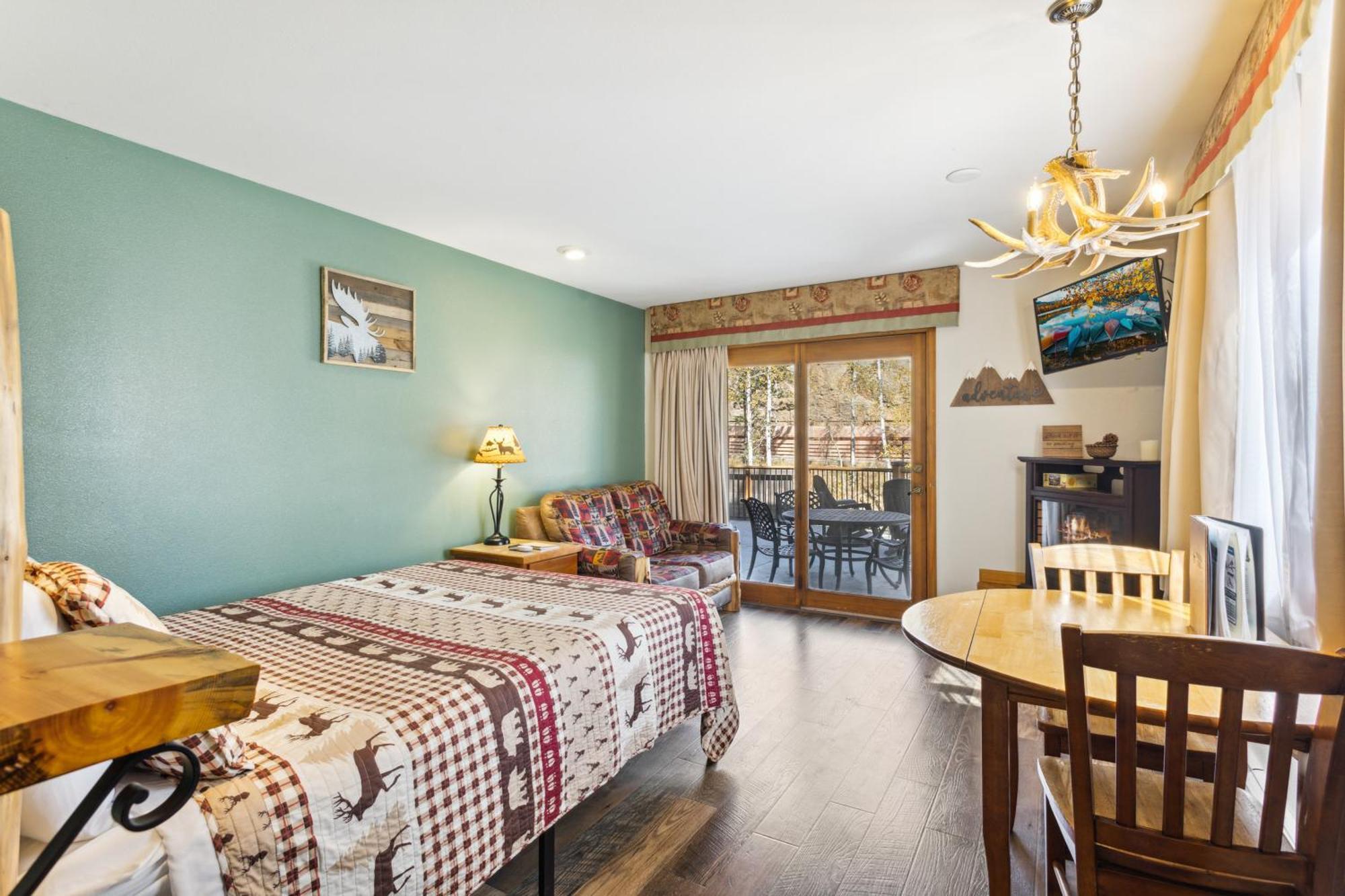 Hotel Ponderosa 2*