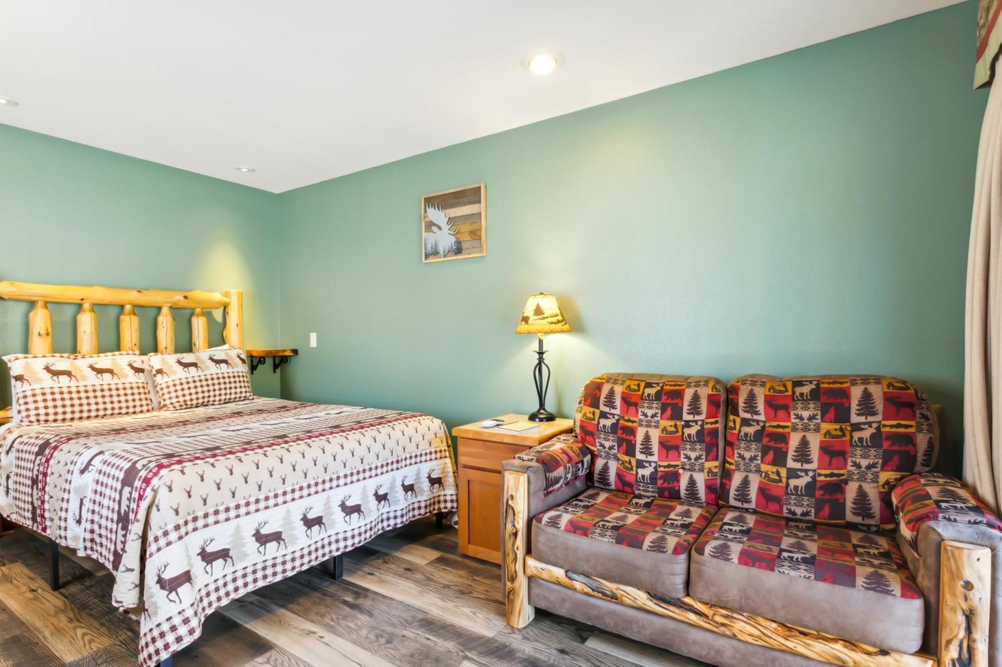 Ponderosa Hotel 2*
