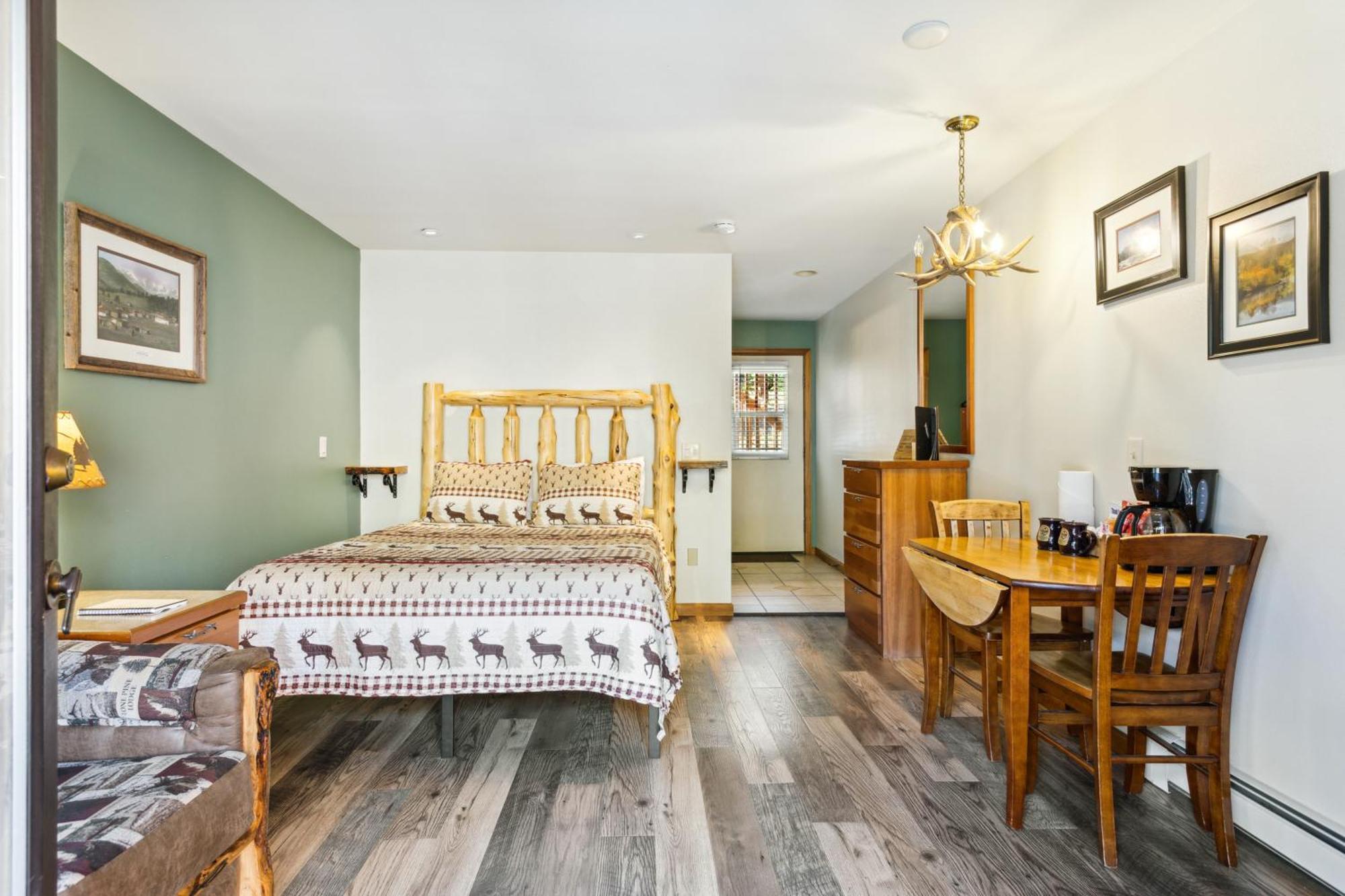 Hotel Ponderosa