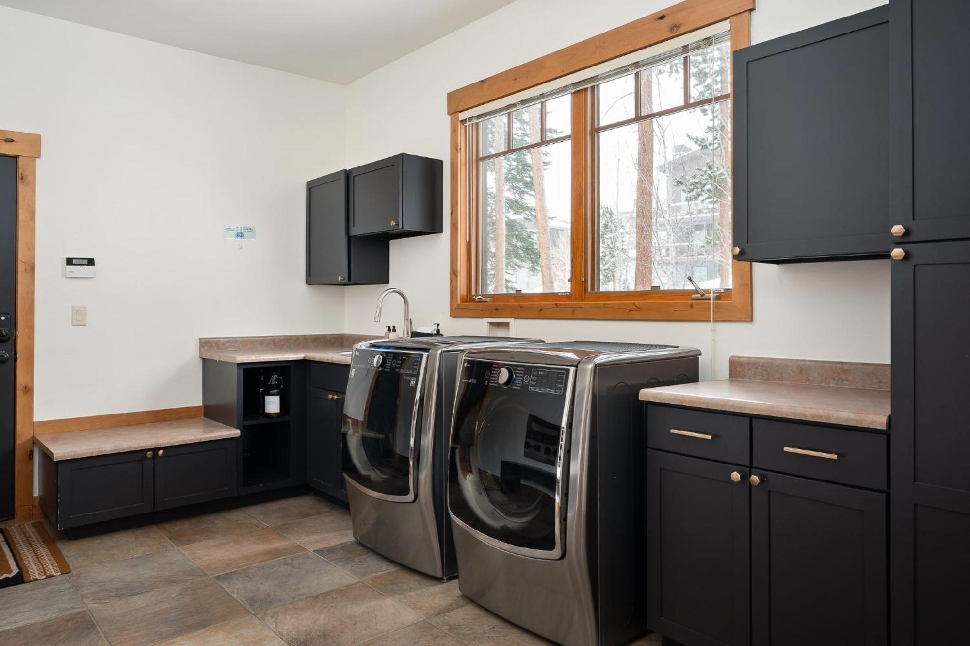 Luxury 1040 Next To Hot Tub Great Views Price 500 Dollars In Free Activities Daily Holiday home Winter Park