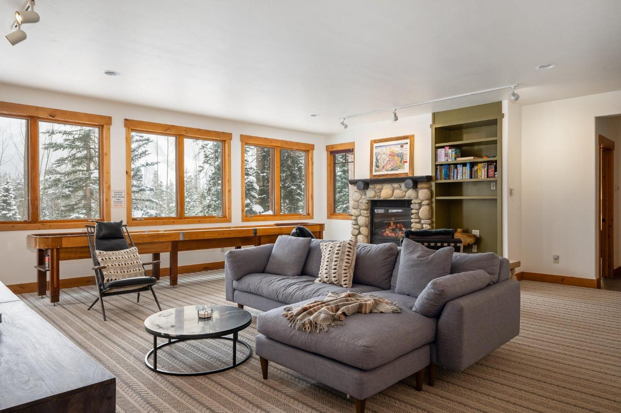 Luxury 1040 Next To Hot Tub Great Views Price 500 Dollars In Free Activities Daily *