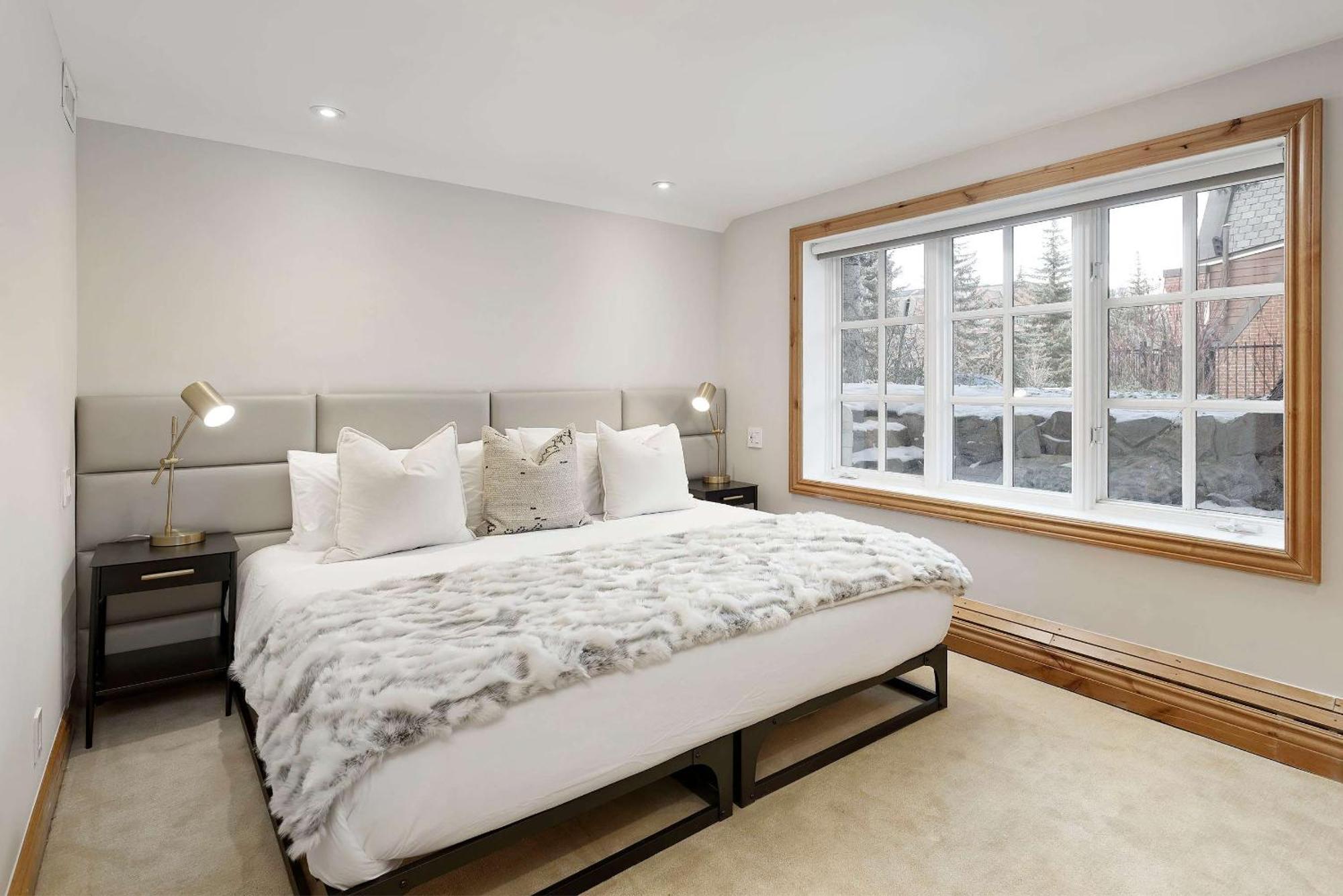 Casa de férias Ac, Updated 4 Bedroom 4-5 Ba Townhouse, Pool Aspen