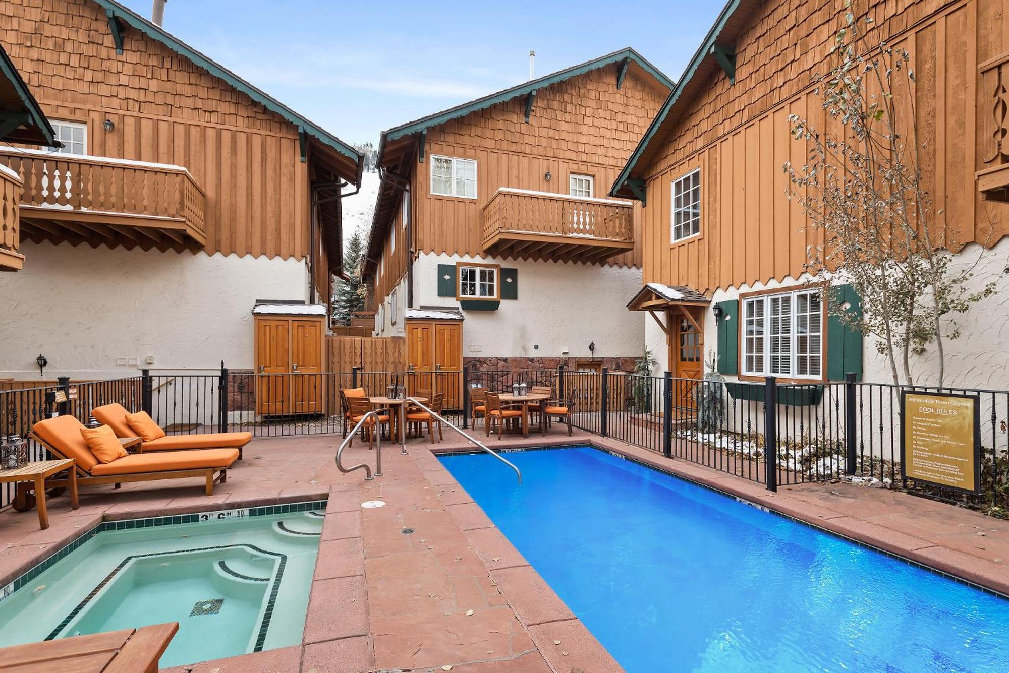 Ac, Updated 4 Bedroom 4-5 Ba Townhouse, Pool Casa de férias Aspen