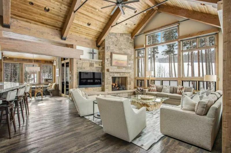 Holiday home Luxurious 6-bedroom Ski-in-ski-out Home, Very Spacious, With Private Hot Tub And Game Room,