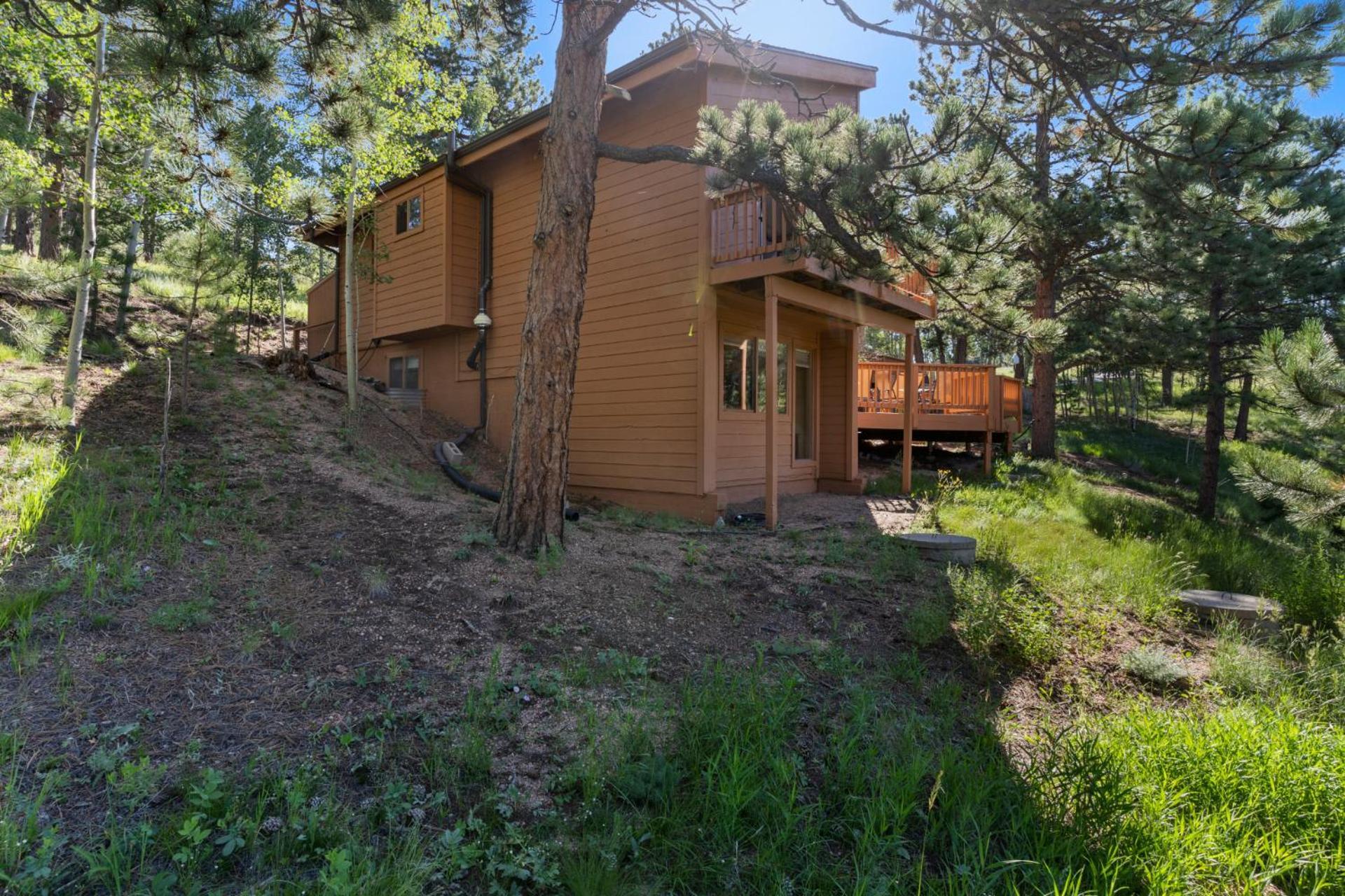 Multiple Decks, Solarium Sitting Room, Dog Friendly, Office Space *