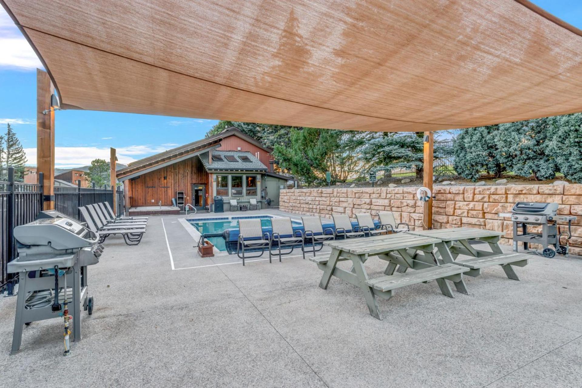 The West 3324 Updated 2 Bedroom Loft With Easy Walk To Gondolas, Views, Amenities