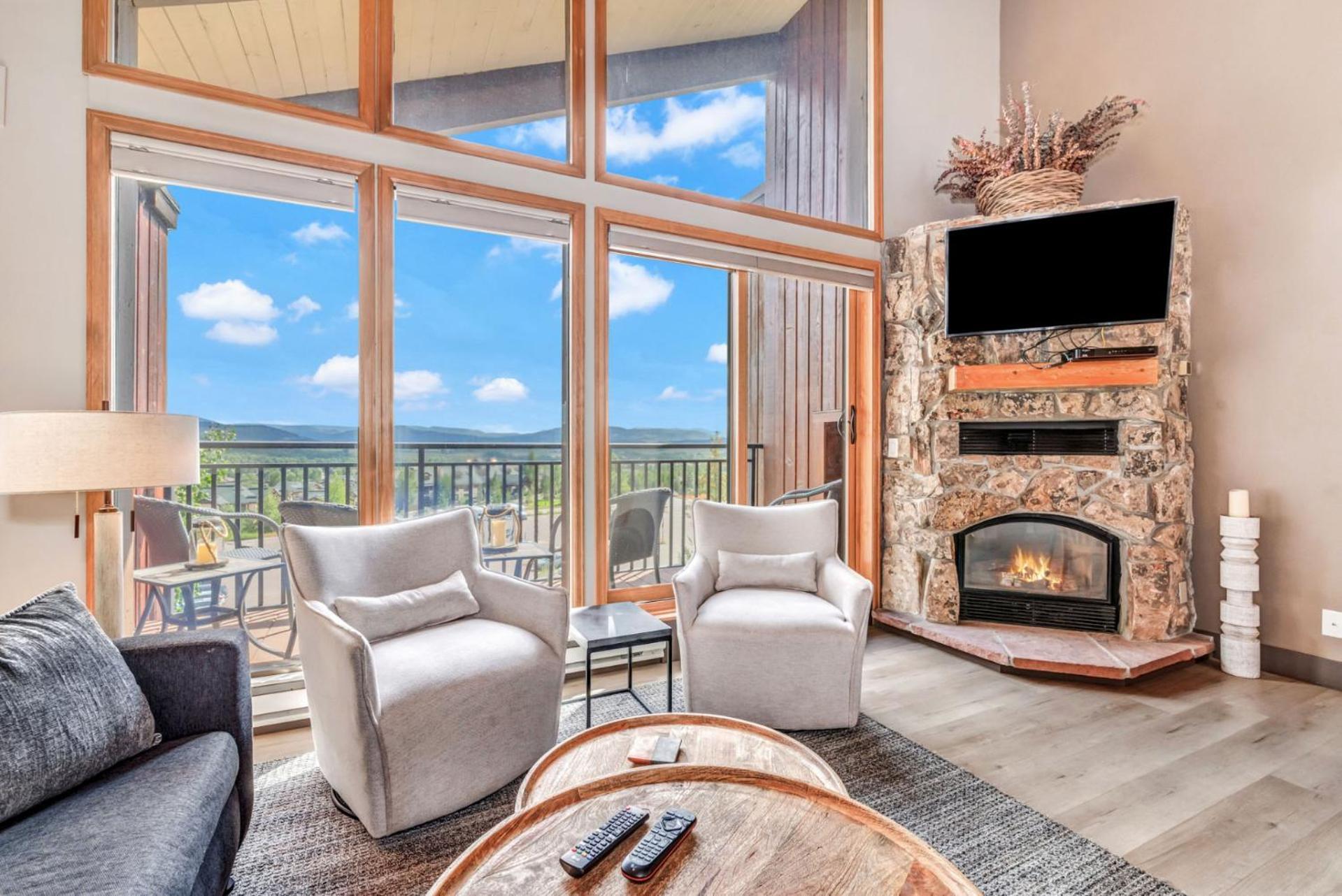 The West 3324 Updated 2 Bedroom Loft With Easy Walk To Gondolas, Views, Amenities