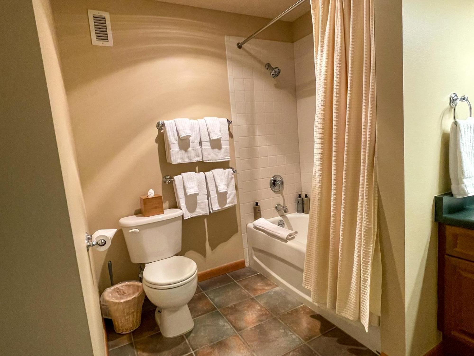 In Out Luxury 2207 Hot Tub Gym Views Price 500 Dollars In Free Activities Daily Winter Park