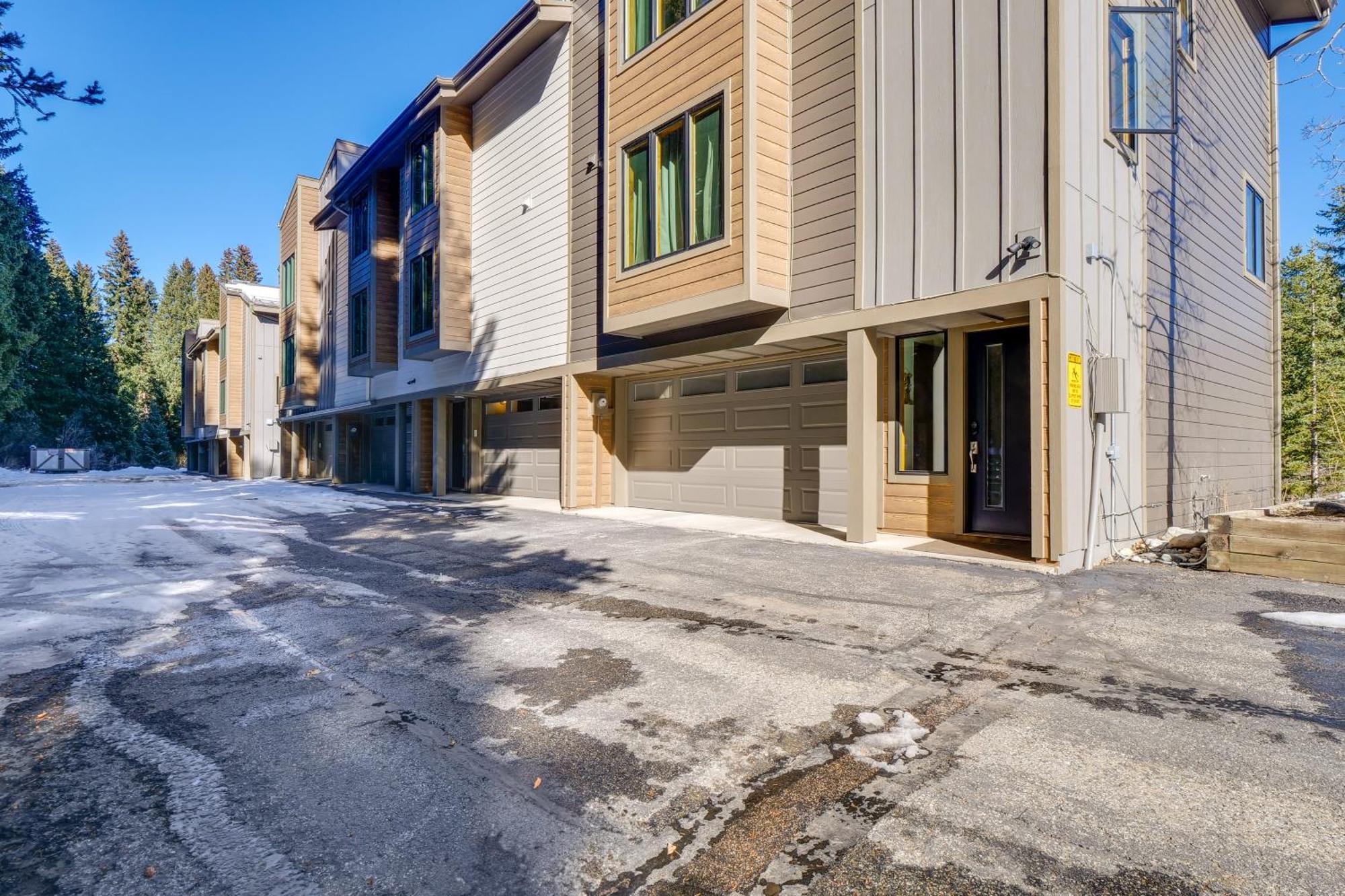 Casa de férias Cozy Townhome Walk To Lift!