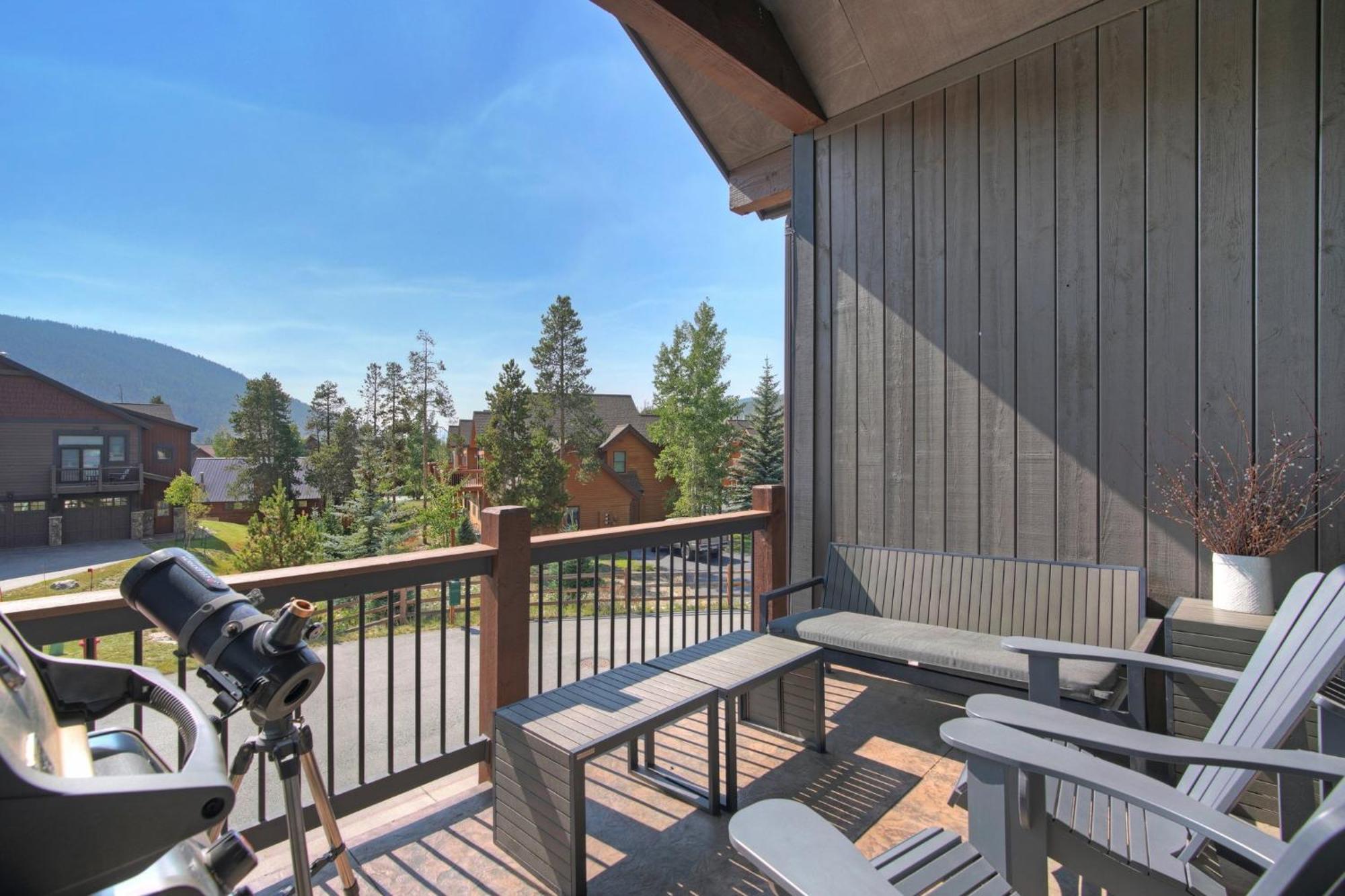 River Run Townhomes By 4*