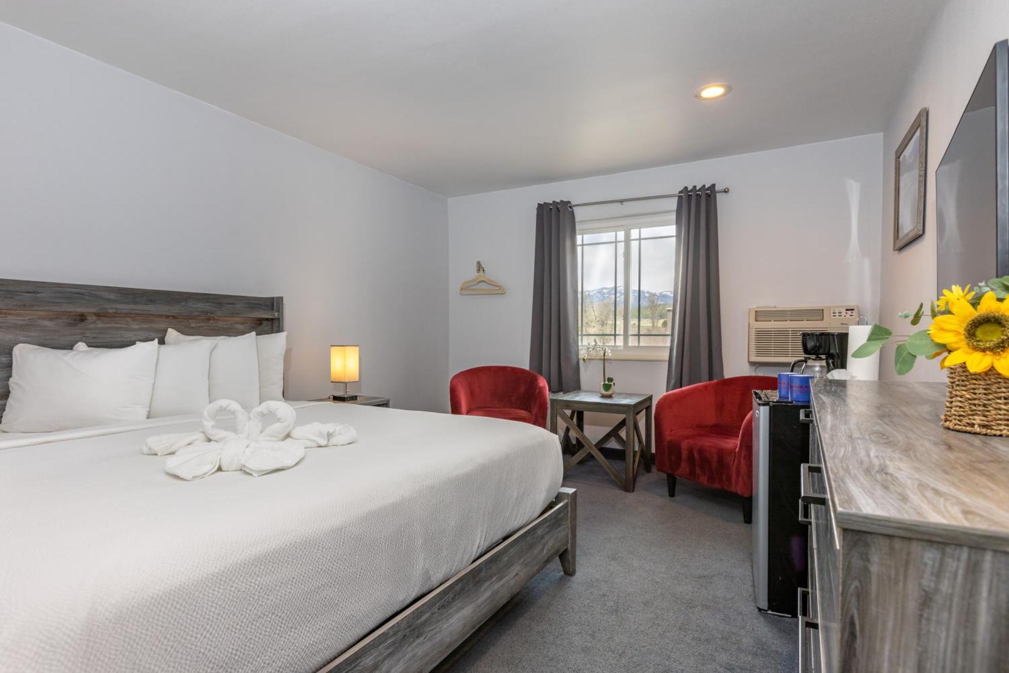 Riverwalk Hotel 2*