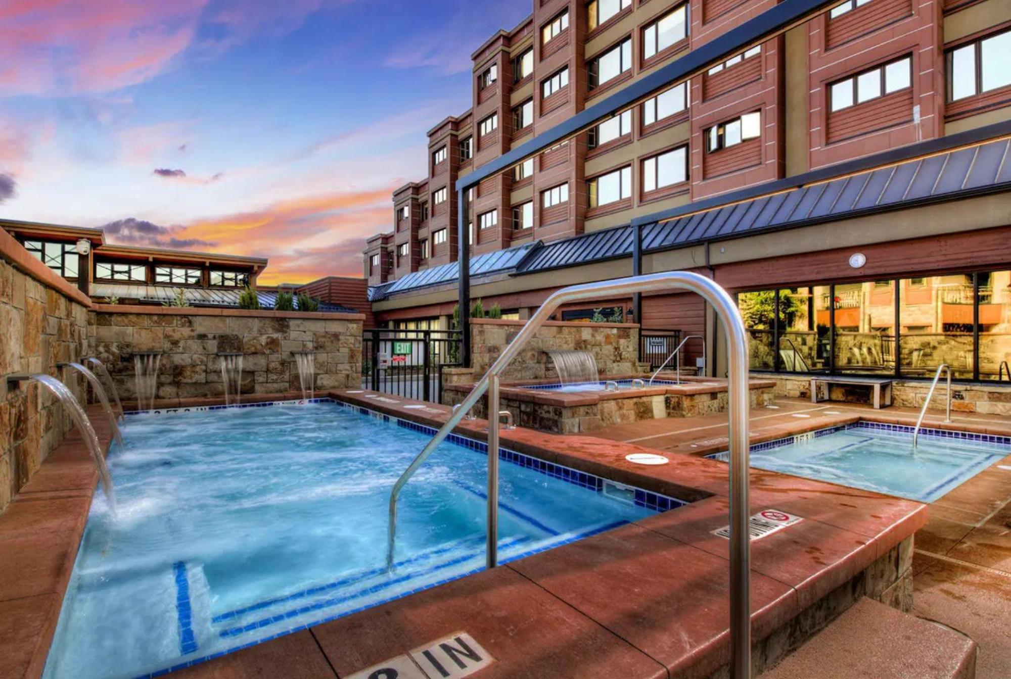 Prime Location Ski-in Ski-out With Mountain Views Location In *