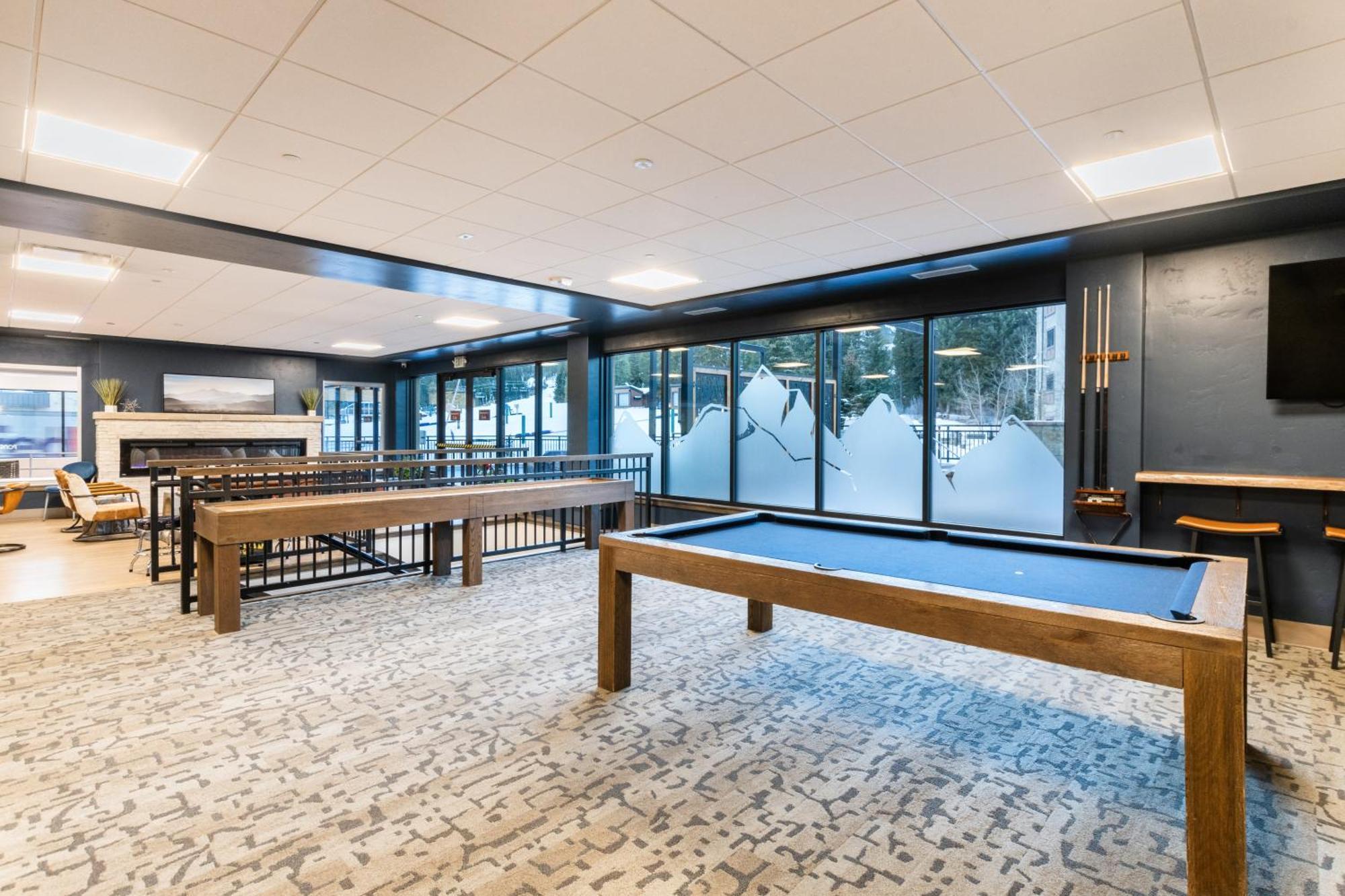Prime Location Ski-in Ski-out With Mountain Views Location In