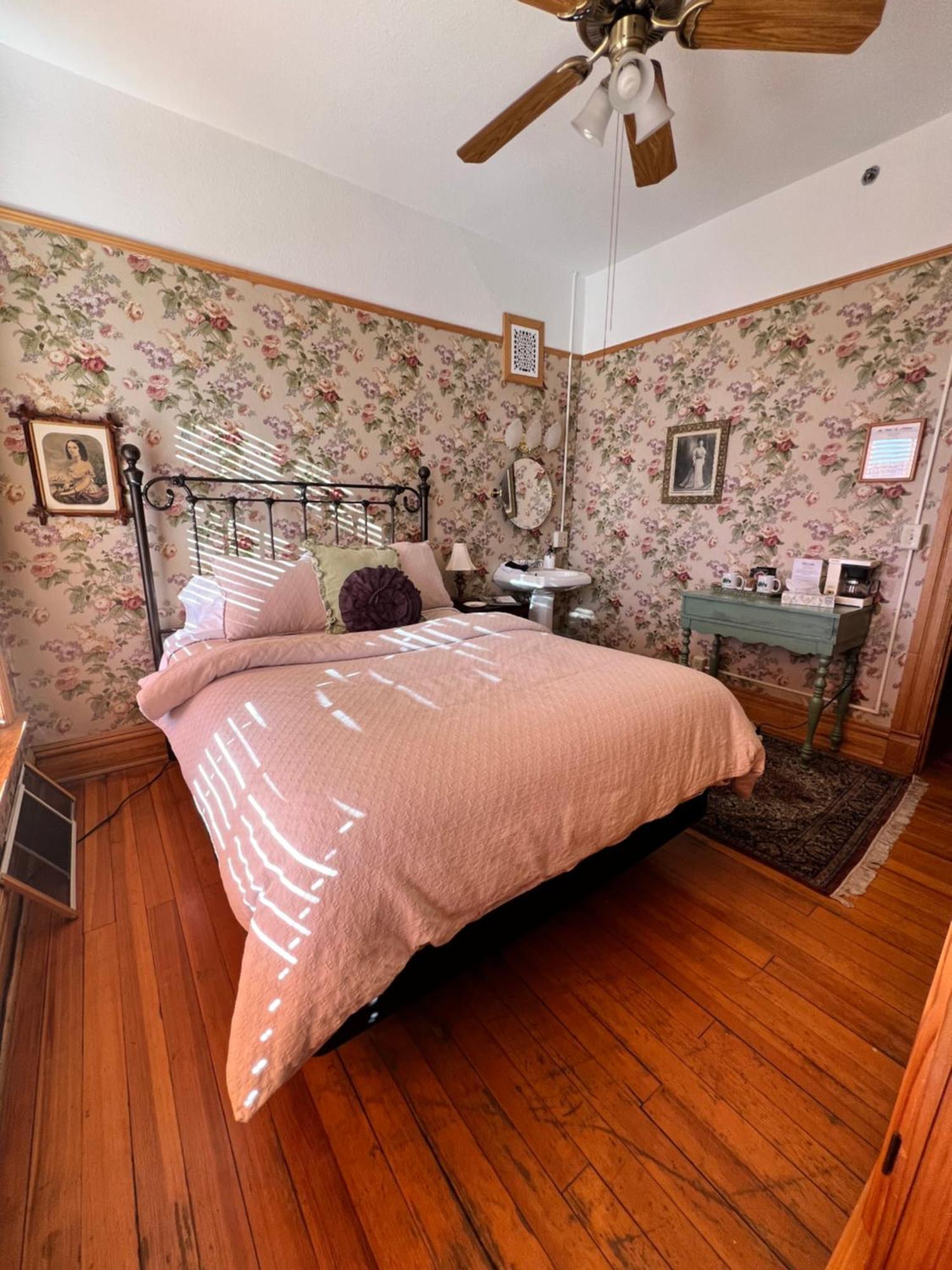 St Nicholas Inn Cripple Creek