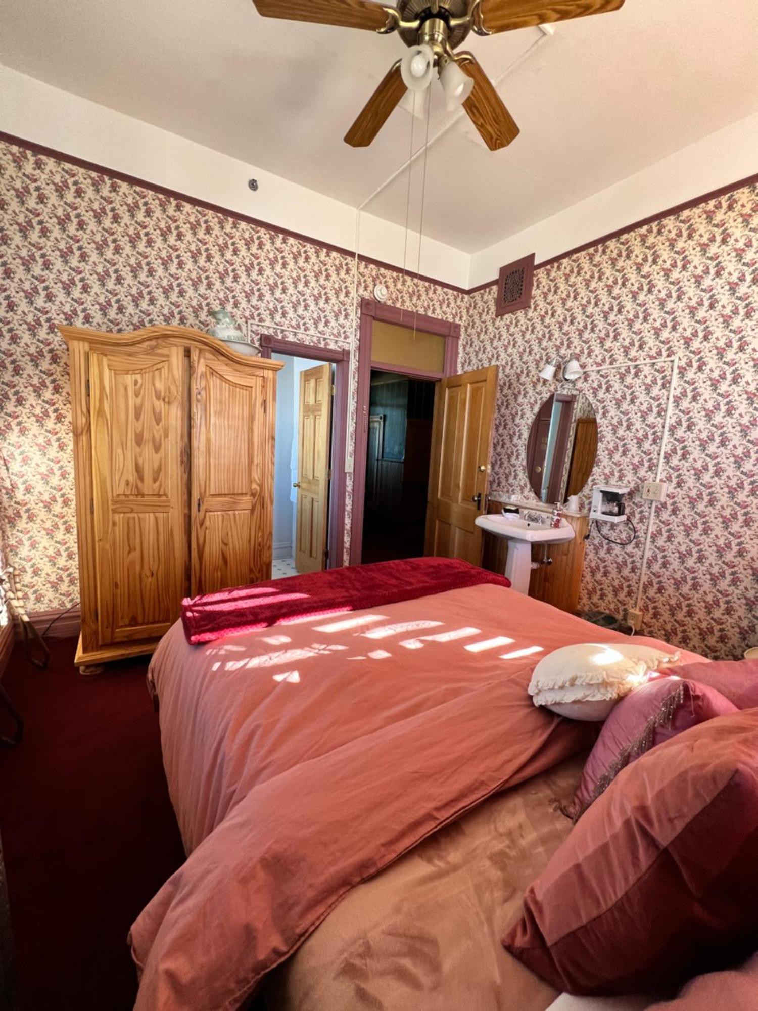 Inn St Nicholas Cripple Creek