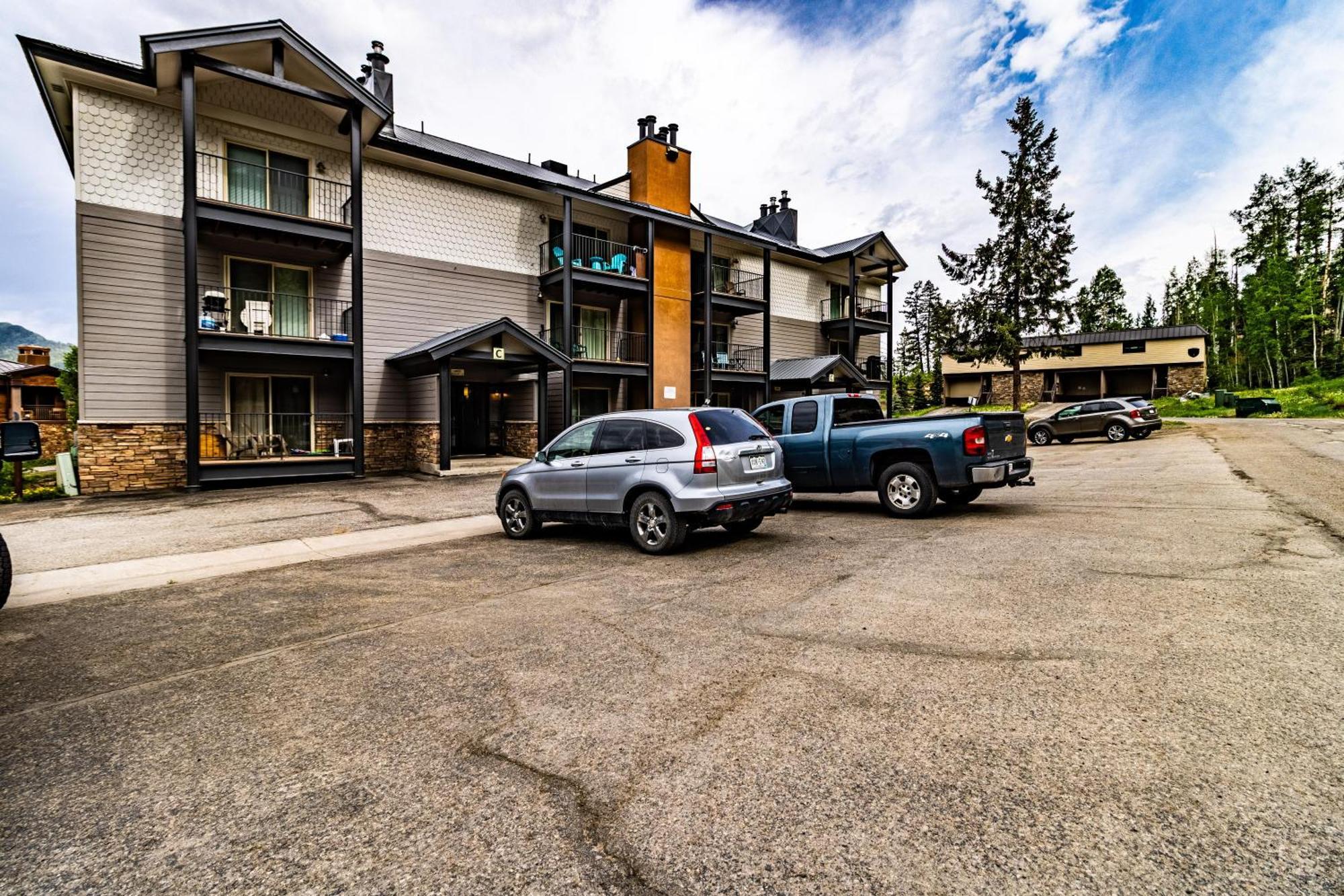 Apartment Purgatory Townhome 111 *