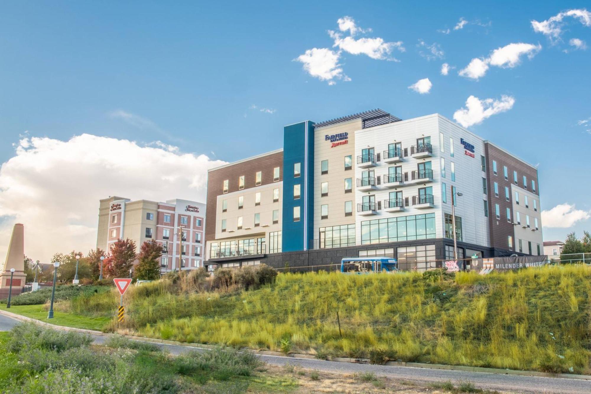 Fairfield & By Marriott Downtown Hotel