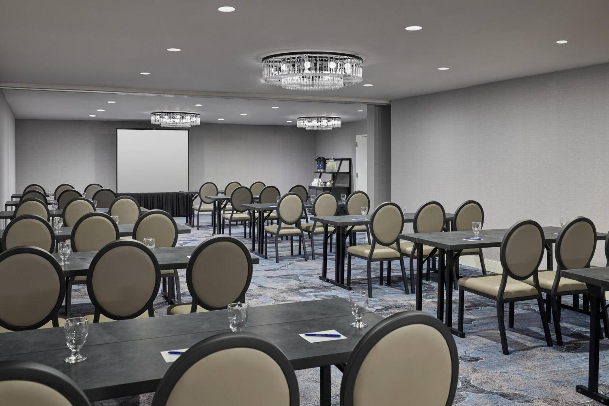 Delta By Marriott Denver Thornton Hotel 3*