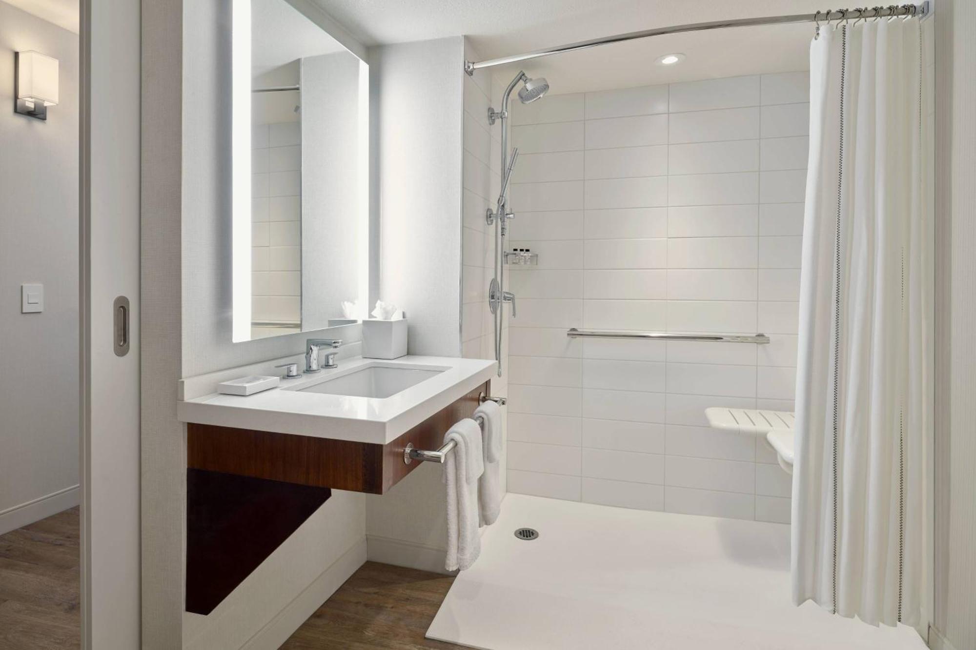 Delta By Marriott Denver Thornton Hotel
