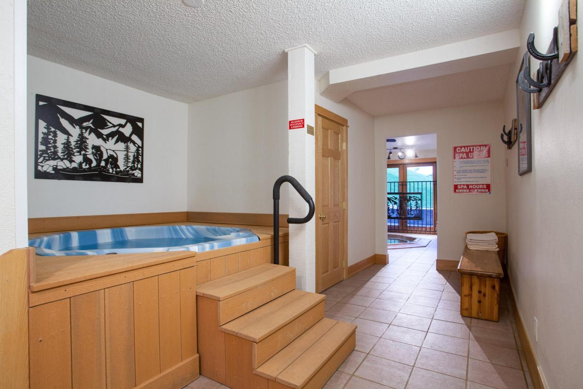 Ski Inn *
