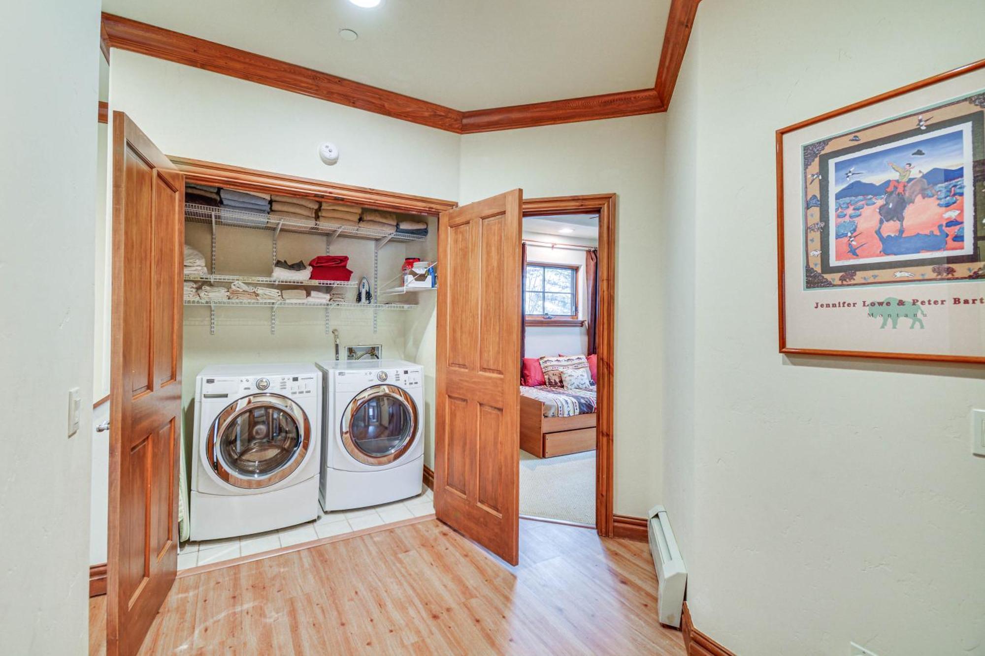 Cozy Retreat With Private Deck And Pool Access! Apartment