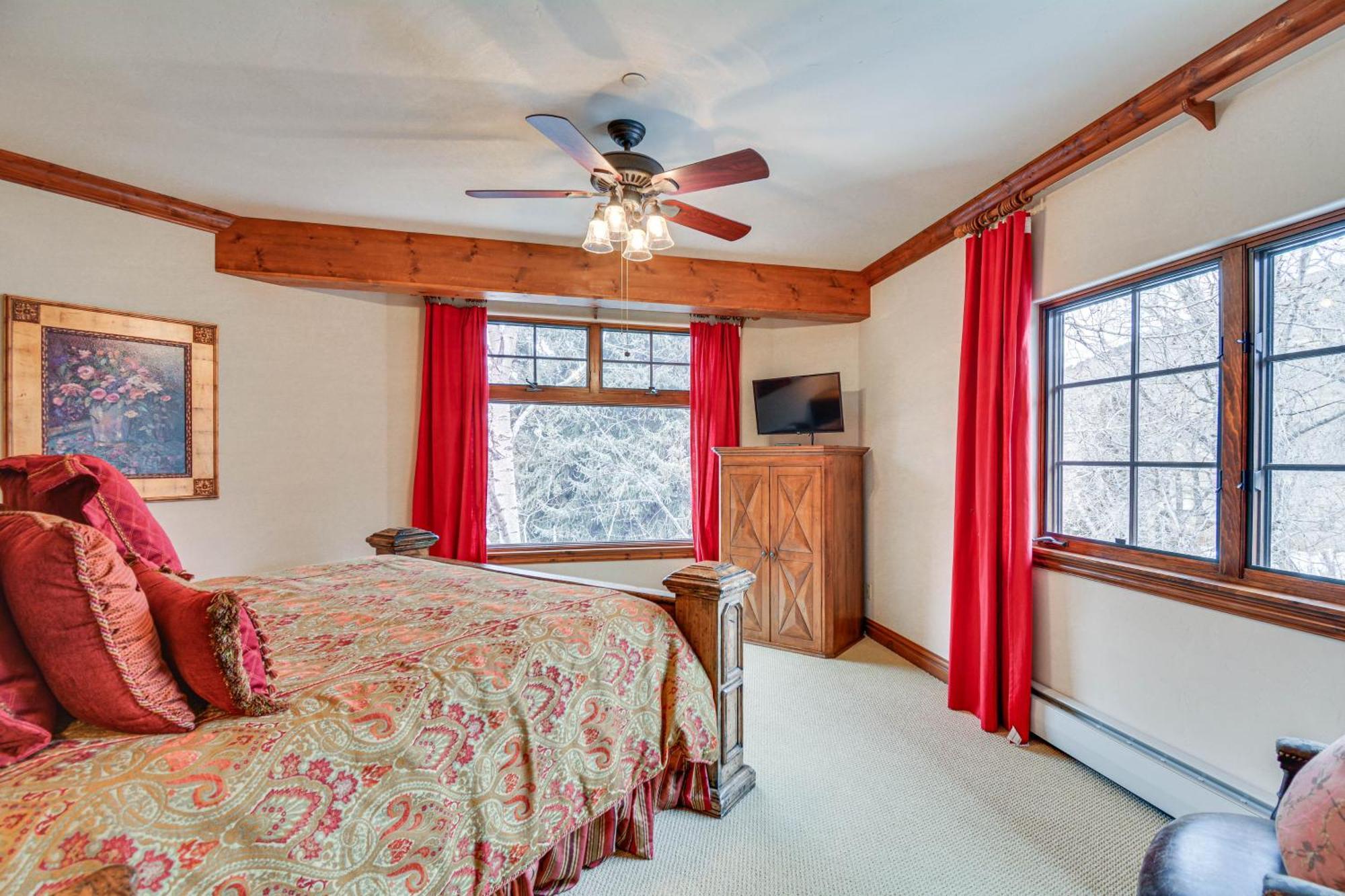 Cozy Retreat With Private Deck And Pool Access! Apartment