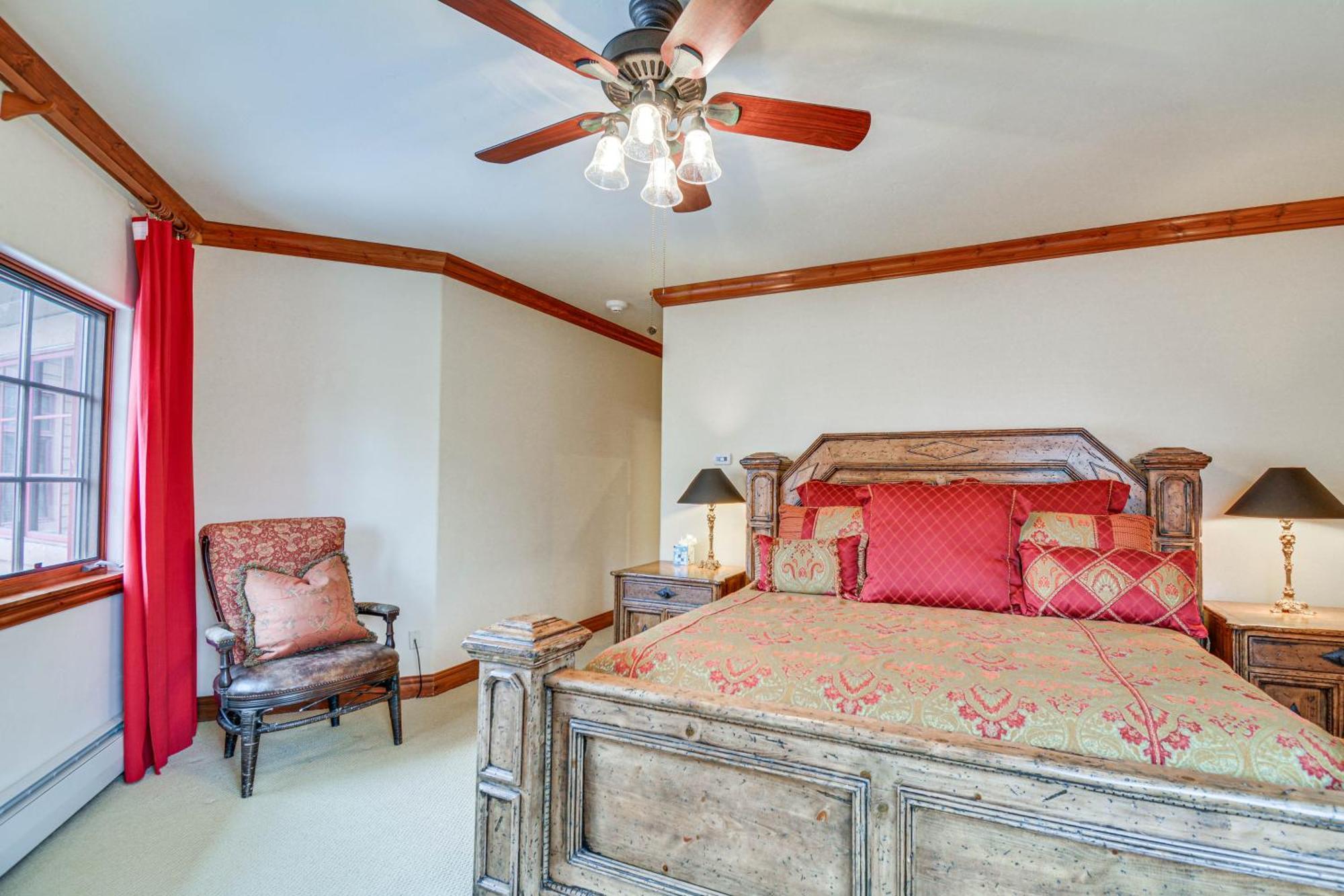 Cozy Retreat With Private Deck And Pool Access! *
