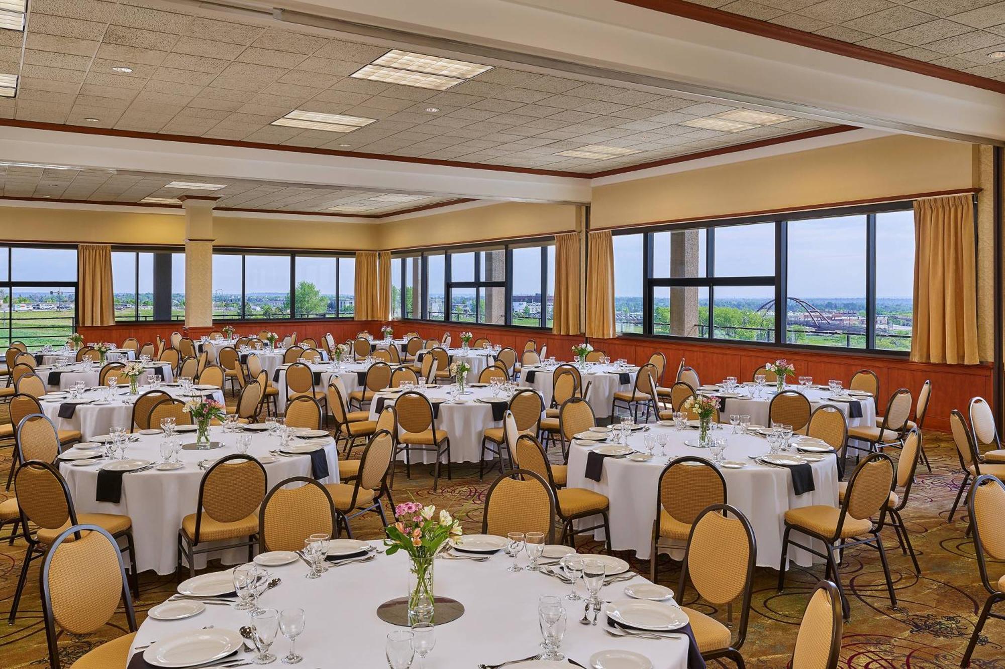 Sheraton Denver West 3*