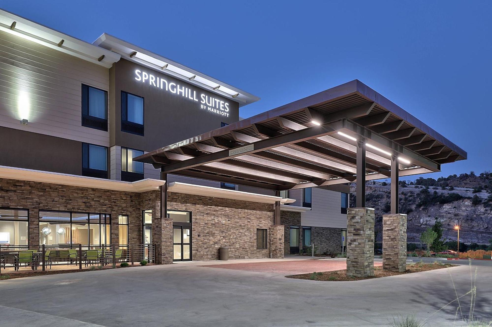 Springhill Hotel 3*