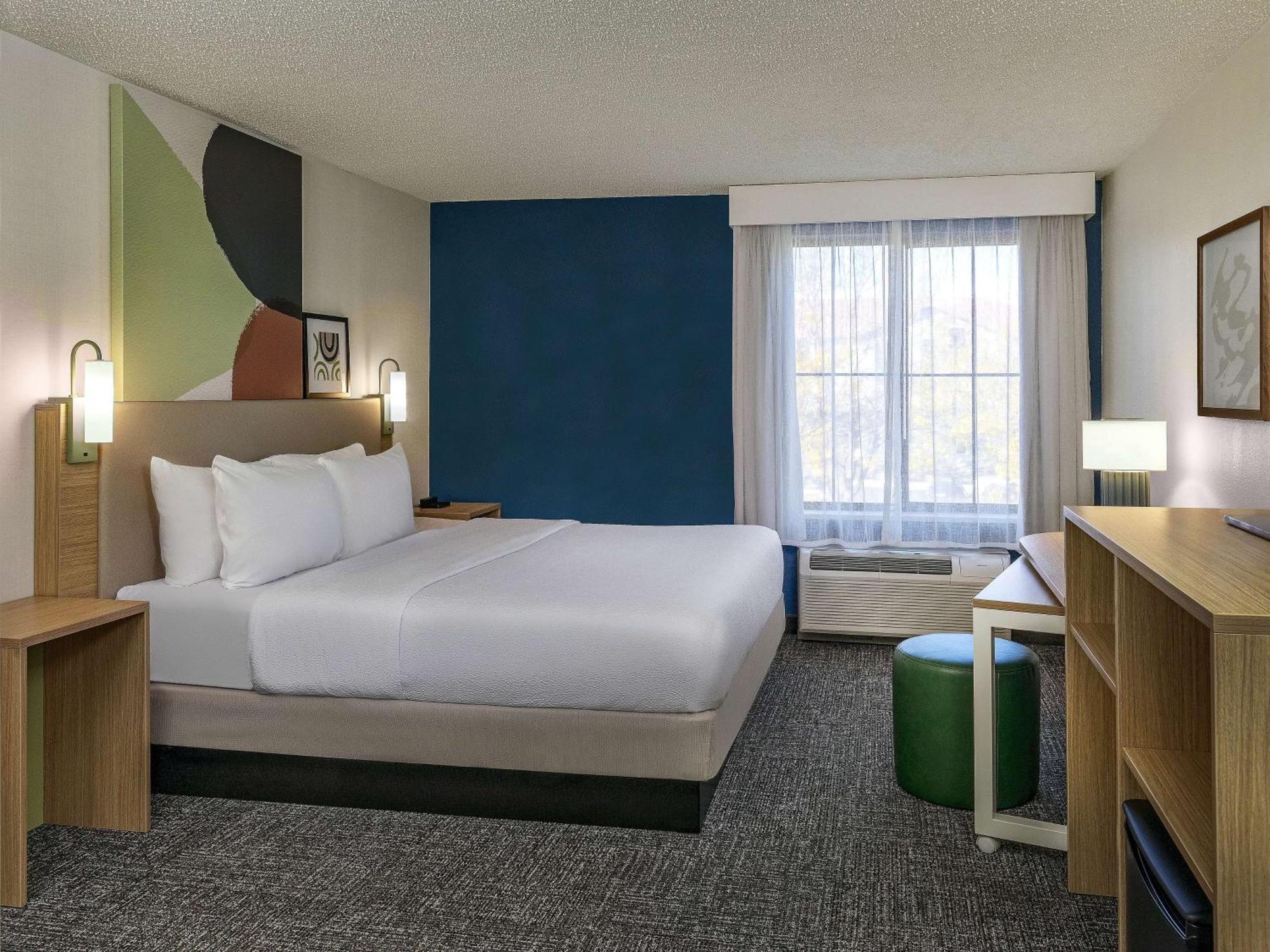 Spark By Hilton International Airport 3* DEN
