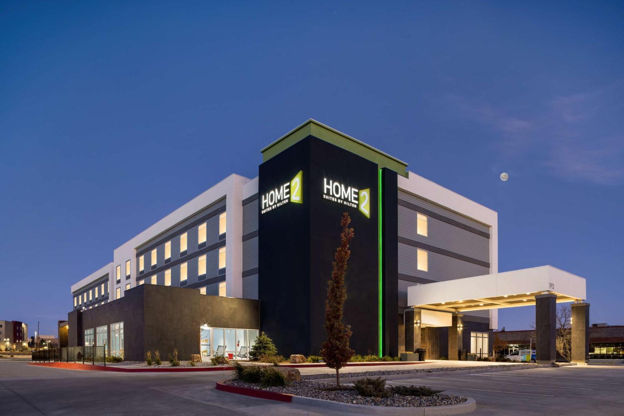 Hotel Home2 By Hilton Airport