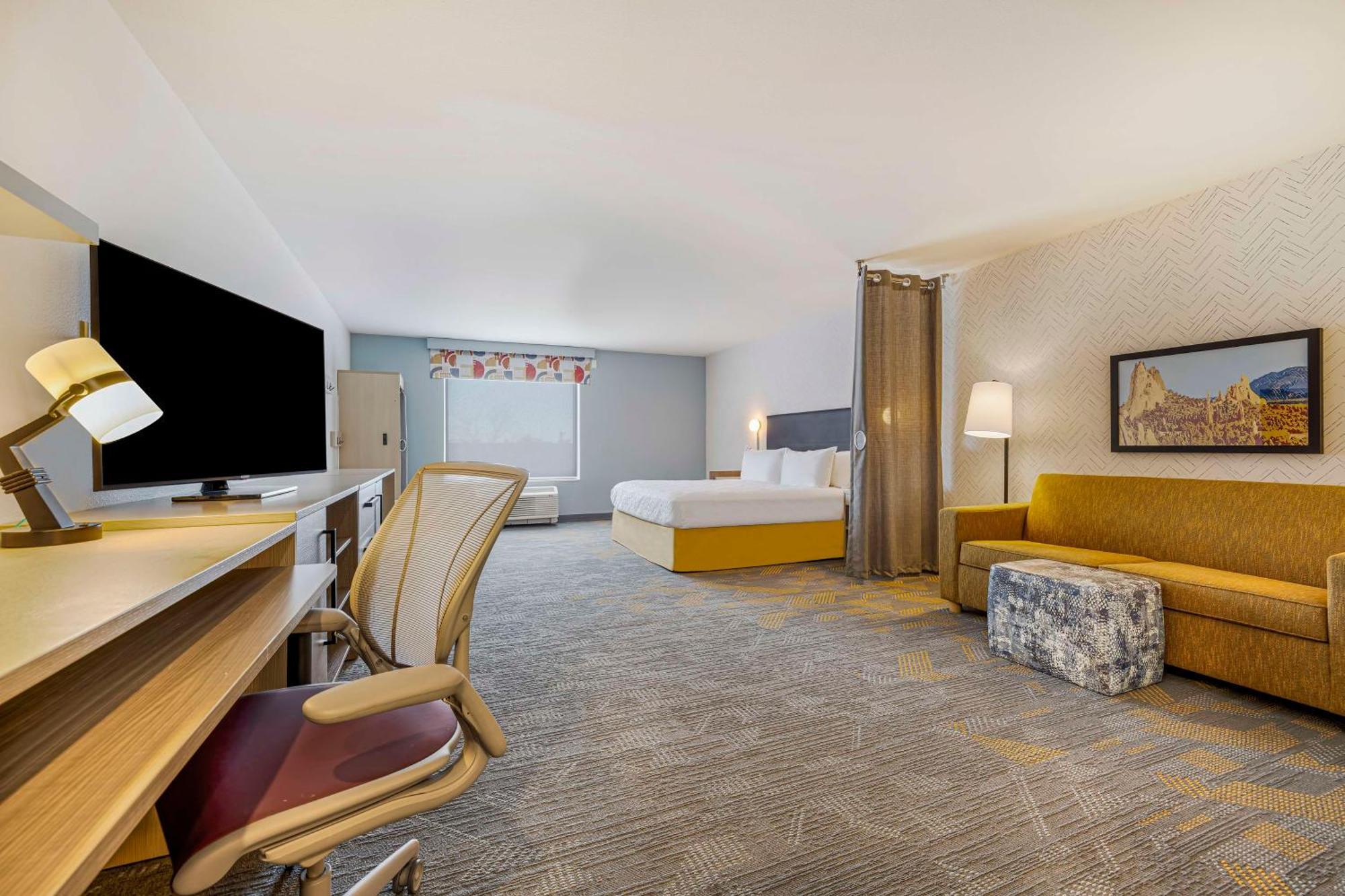 Hotel Home2 By Hilton Airport