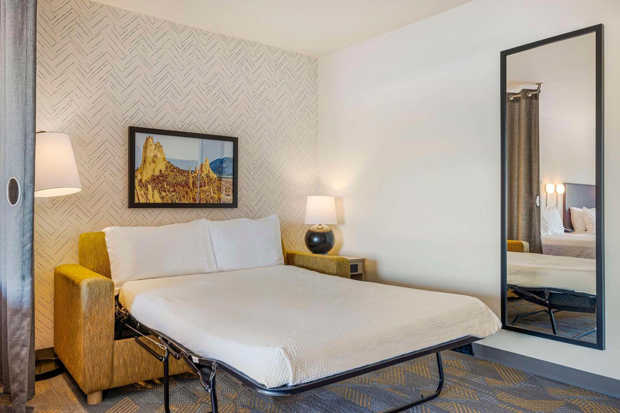 Home2 By Hilton Airport Colorado Springs