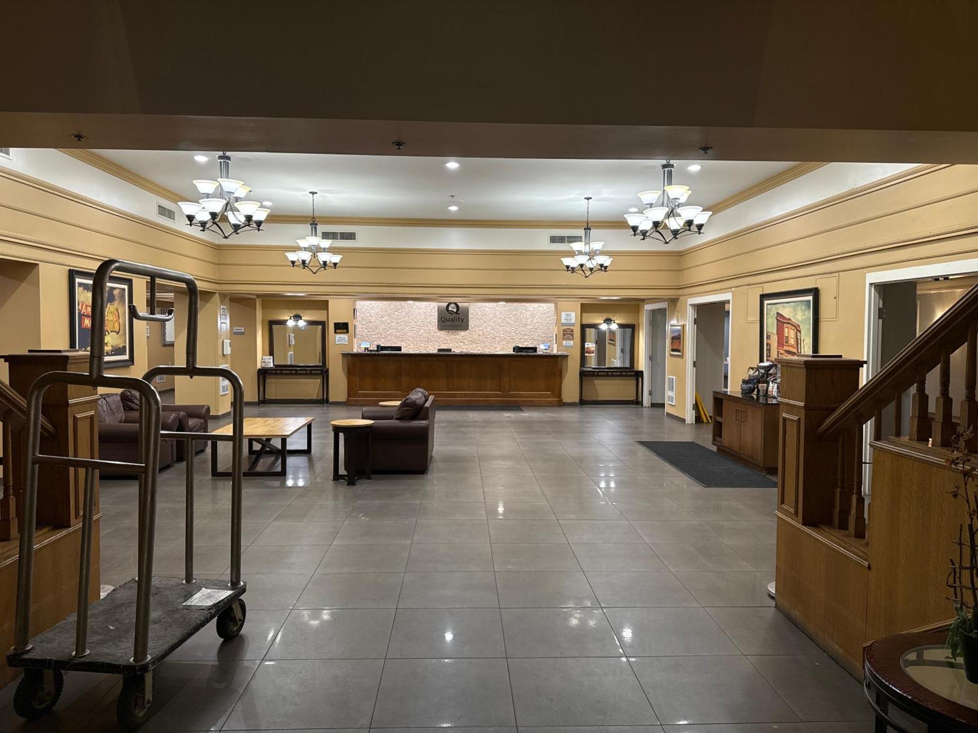 Inn Quality And Conference Center Downtown 3*