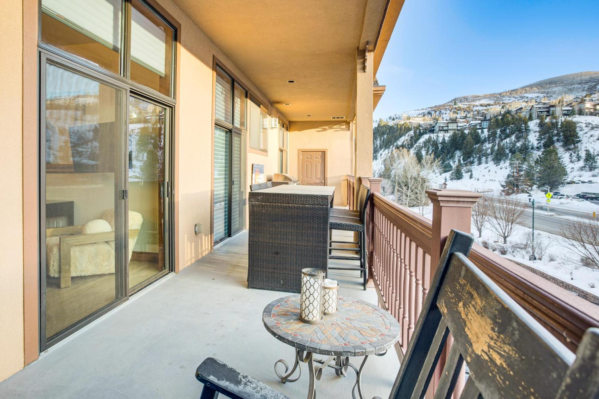 Apartment Mountain-view In The Heart Of Edwards! *