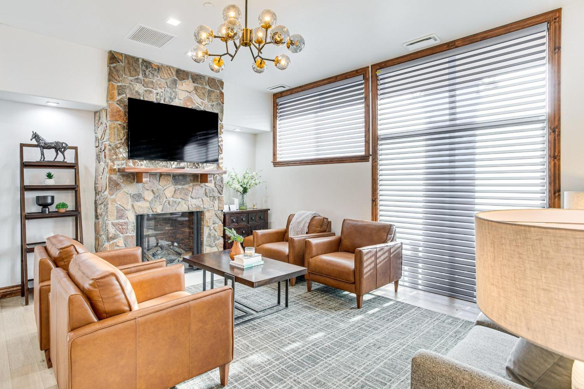 Apartment Mountain-view In The Heart Of Edwards! *