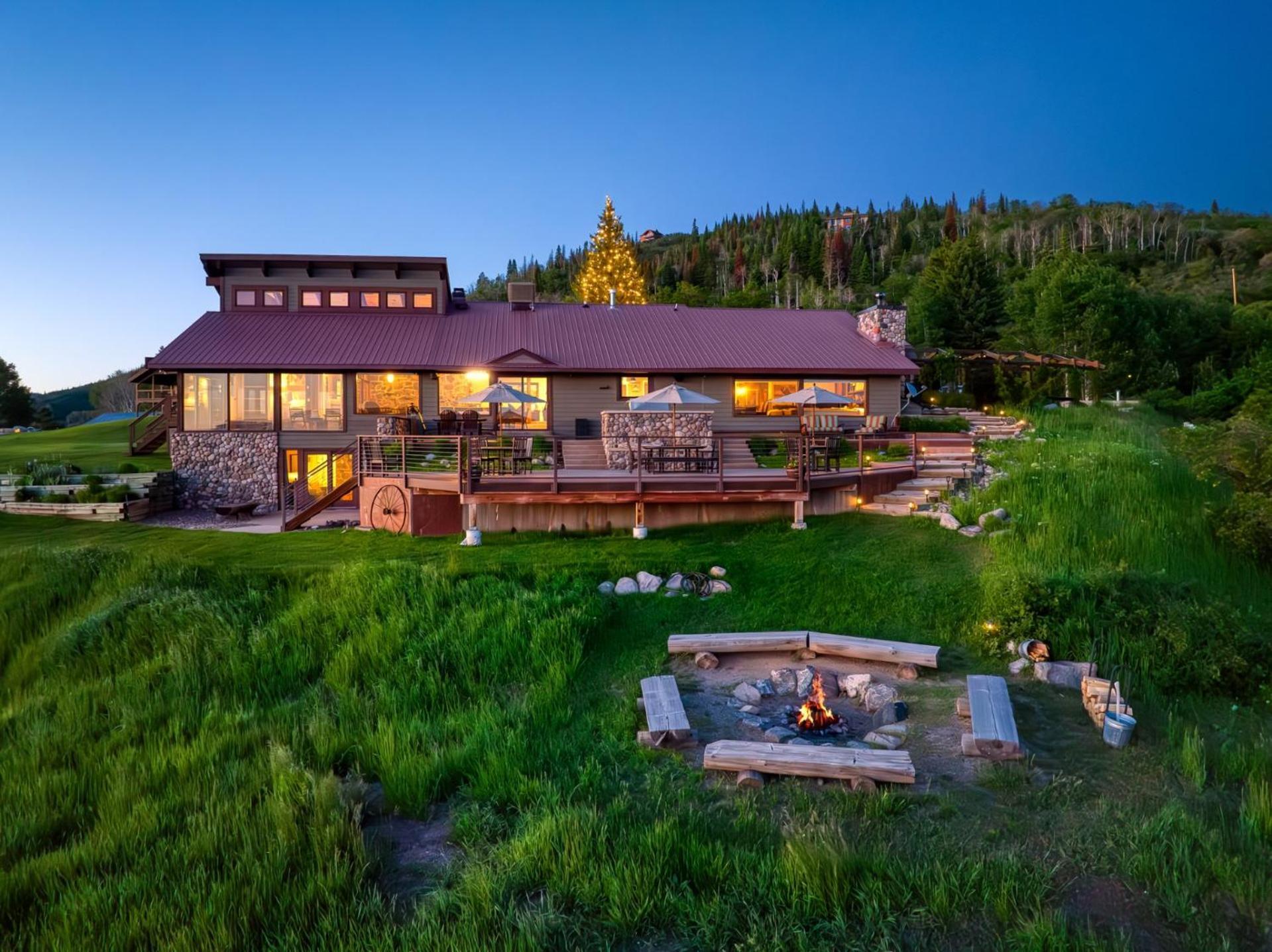 Bella Vista - Slopeside Storage, The Views, Grotto Hot Tub, Great And Game Holiday home *