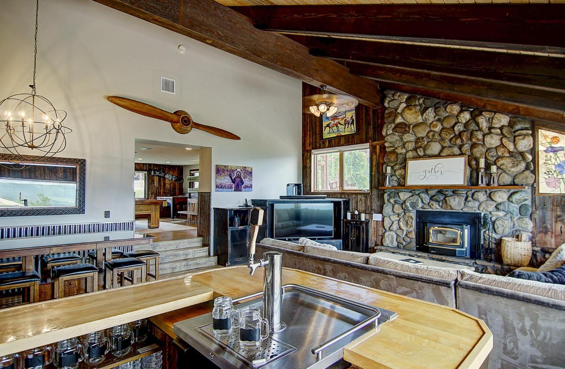 Holiday home Bella Vista - Slopeside Storage, The Views, Grotto Hot Tub, Great And Game *