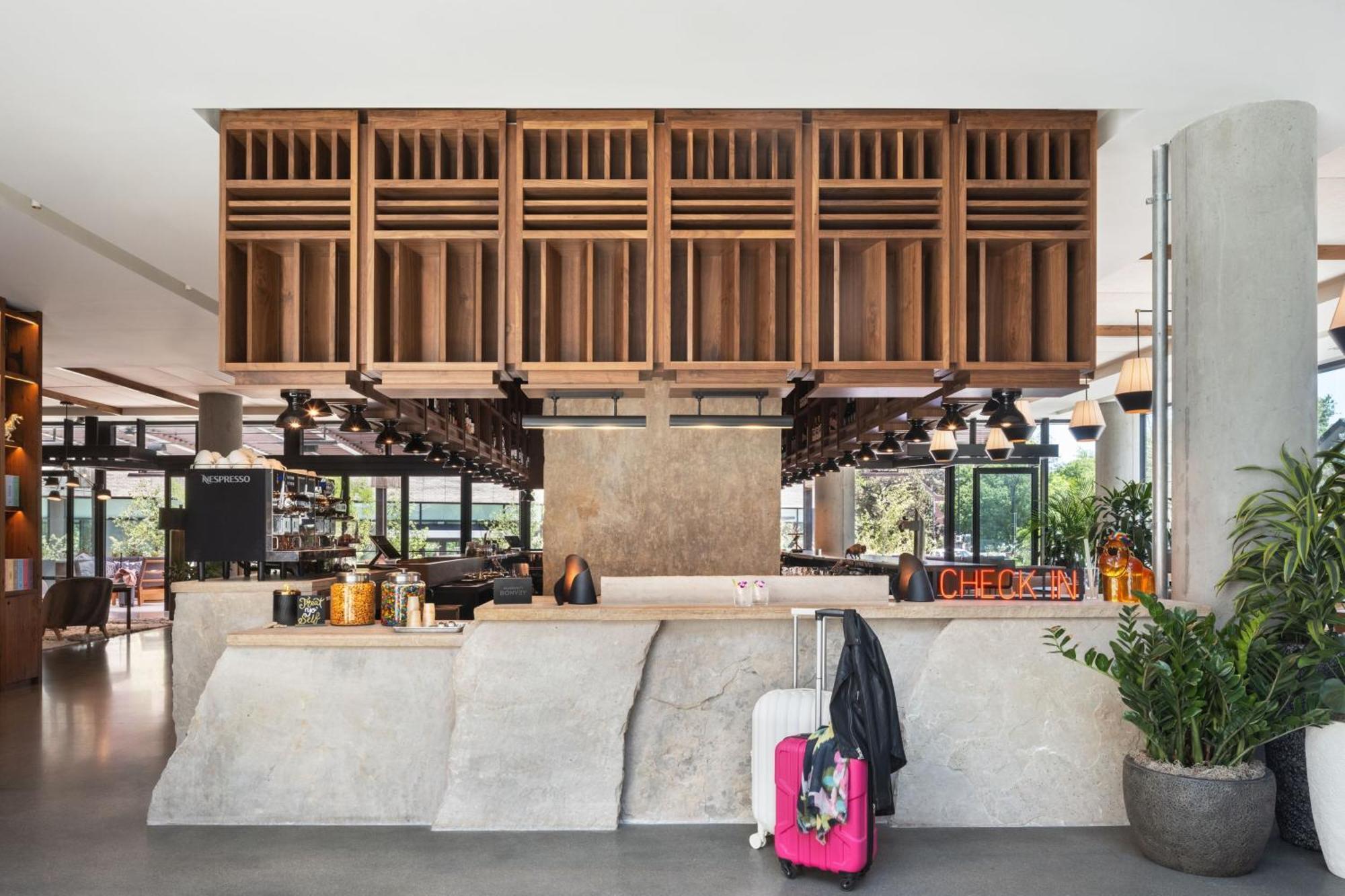 Hotel Moxy *