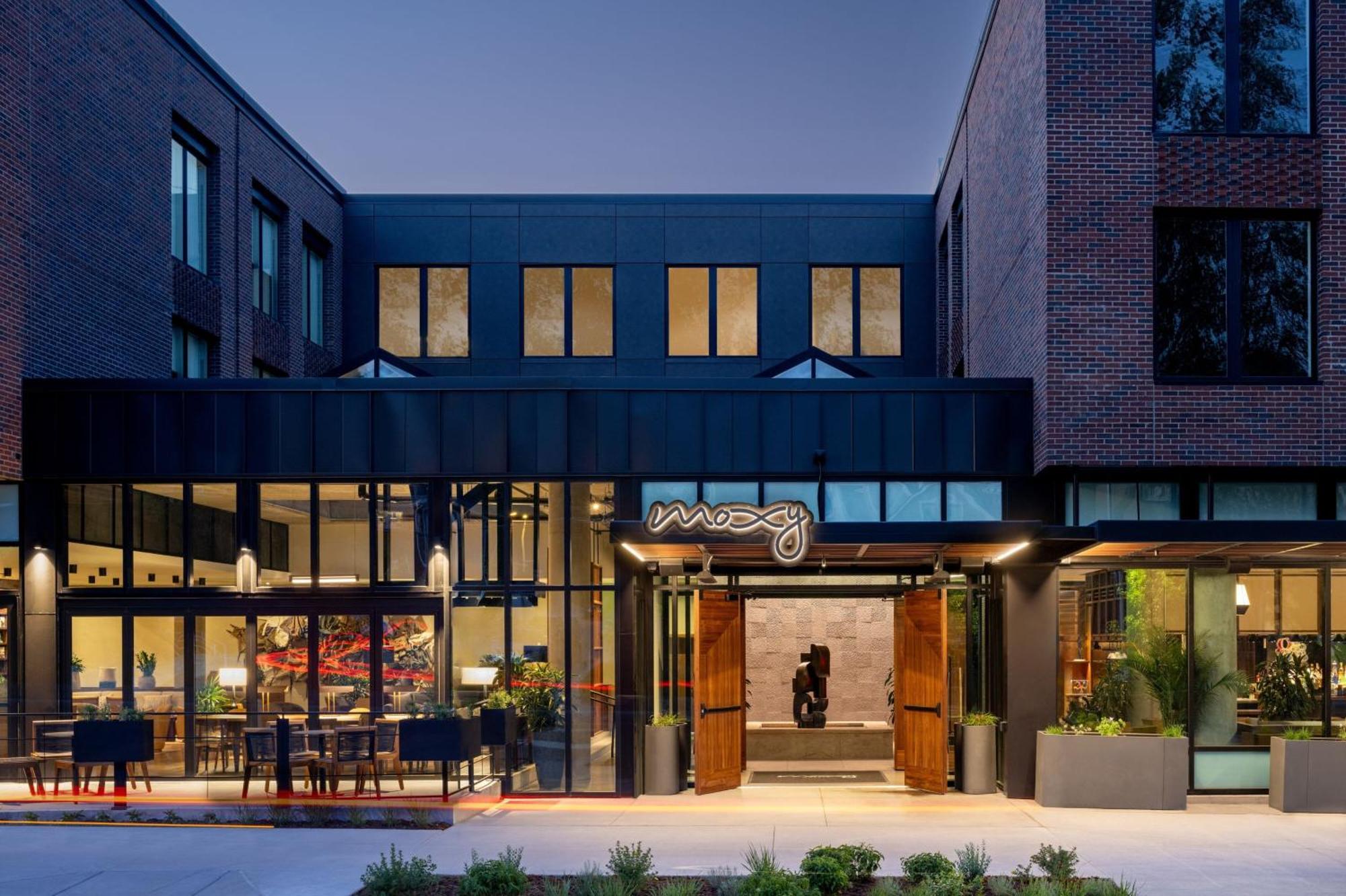 Hotel Moxy *