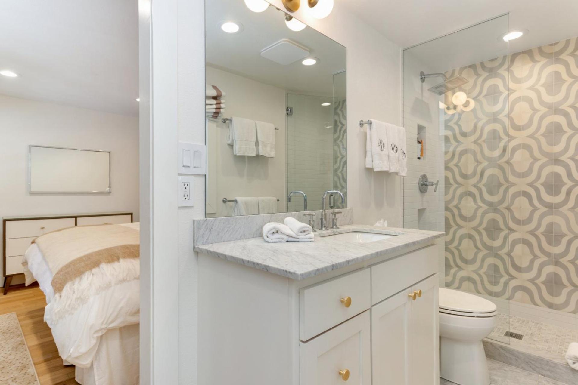 Holiday home Novelle - Renovated, Chic Contemporary On Gore Creek With Hot Tub *